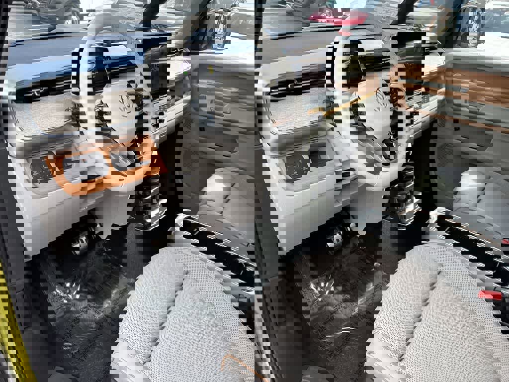 New 2025 Volkswagen ID. Buzz Pro S Plus image 13