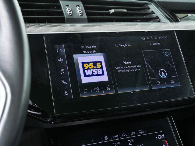 Used 2023 Audi e-tron Premium Plus w/ Premium Plus Package AWD/4WD image 13