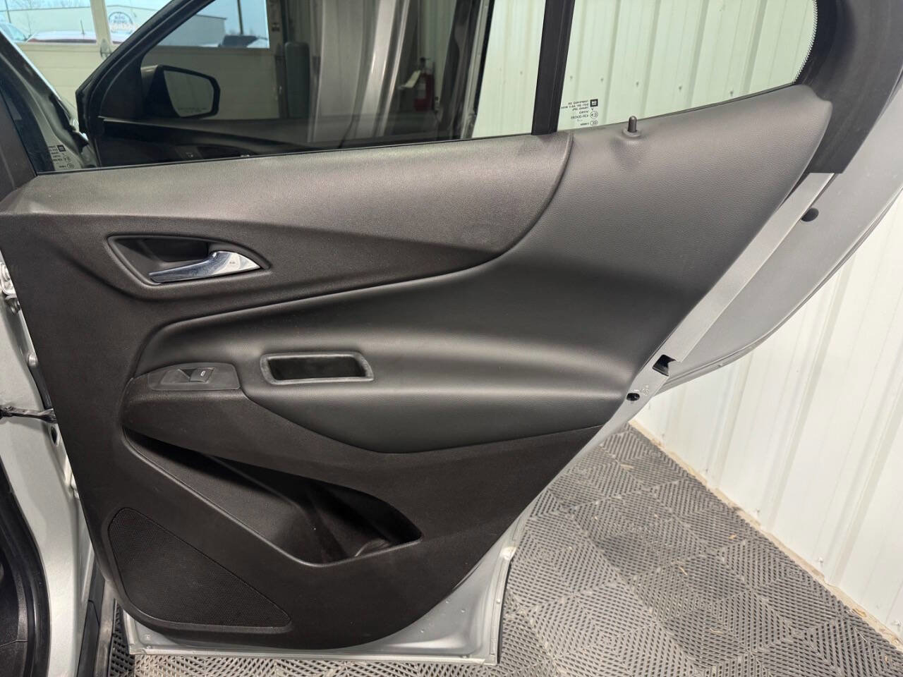 Used 2018 Chevrolet Equinox LT image 13