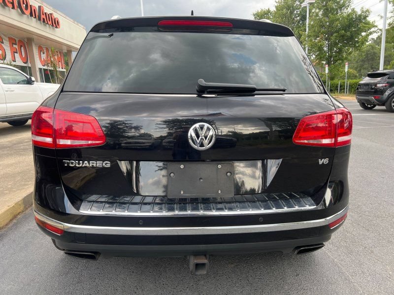 Used 2017 Volkswagen Touareg Wolfsburg Edition AWD/4WD image 5