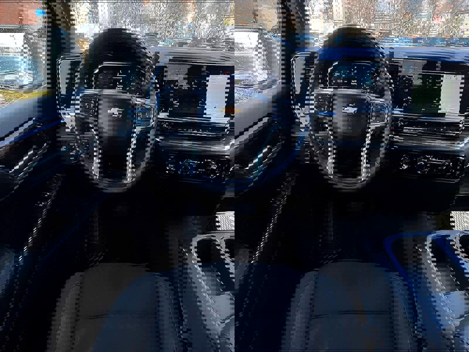 Used 2023 Chevrolet Silverado 1500 LT AWD/4WD image 17