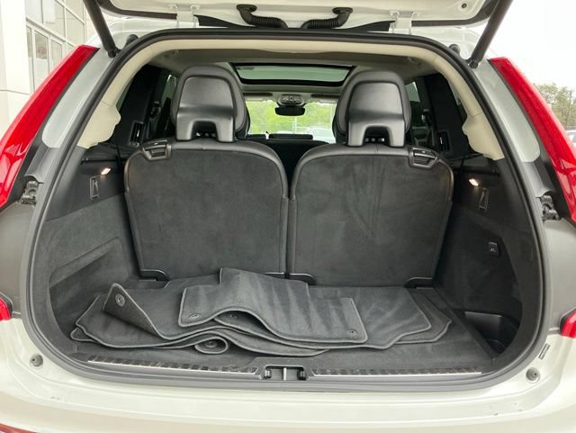 Certified 2025 Volvo XC90 B5 Core AWD/4WD image 11