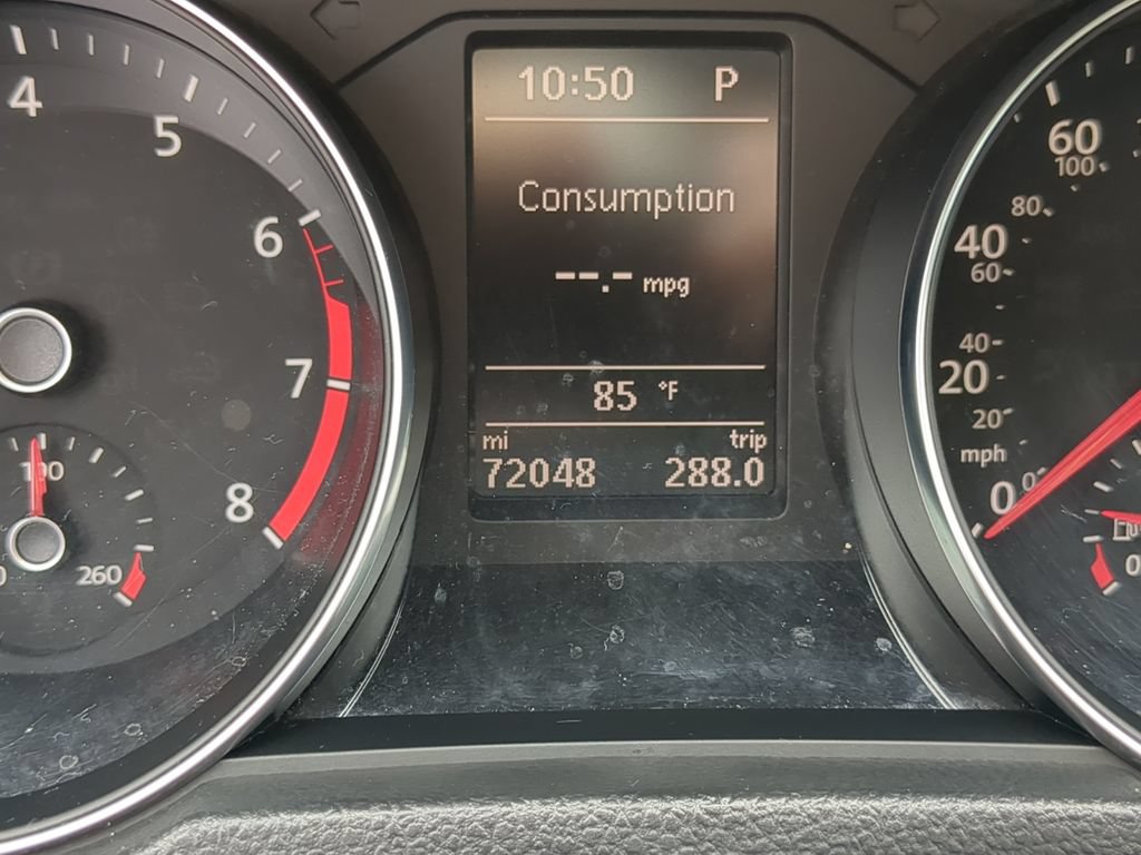 Used 2018 Volkswagen Passat 2.0T R-Line w/ R-Line Lighting Package FWD image 31
