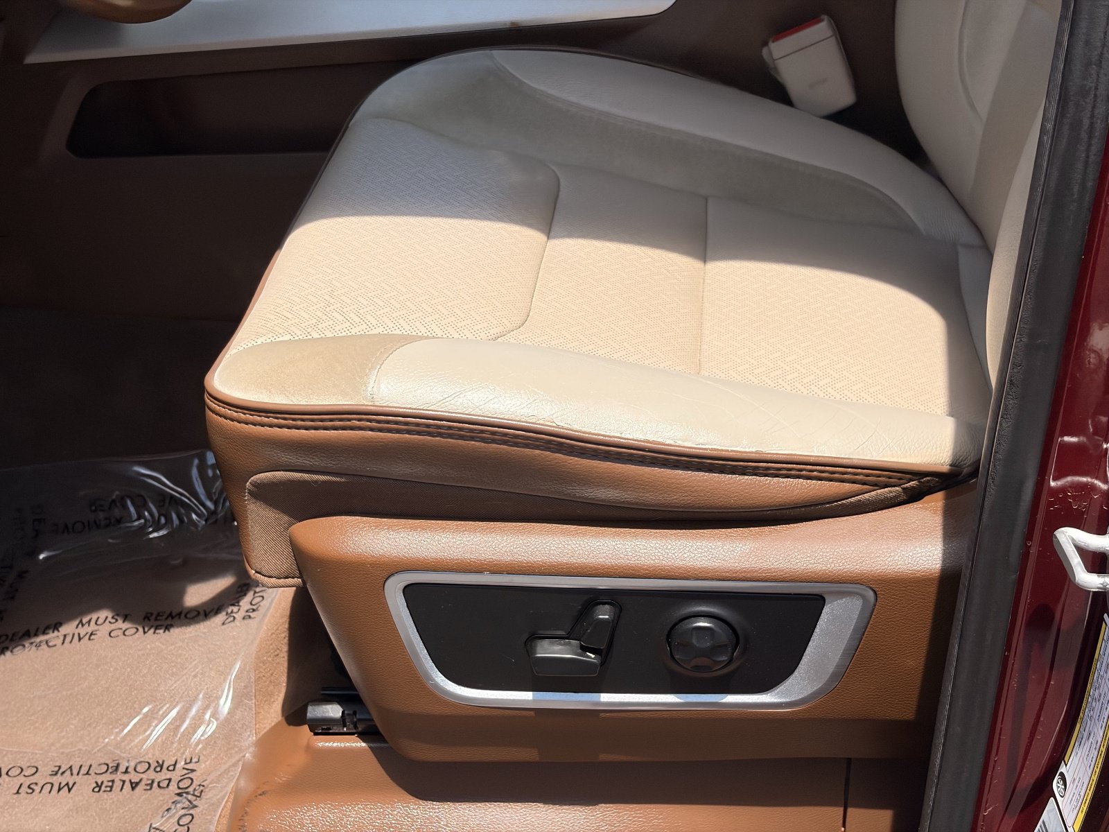 Used 2019 RAM 1500 Laramie AWD/4WD image 18