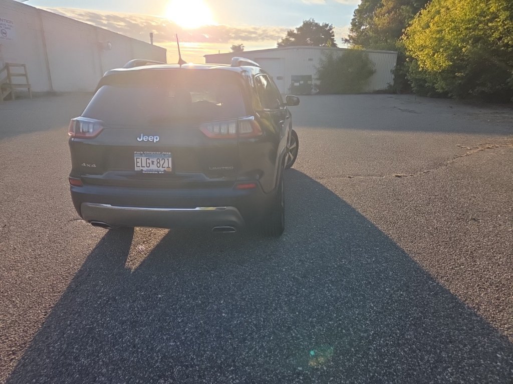 Used 2020 Jeep Cherokee Limited AWD/4WD image 13