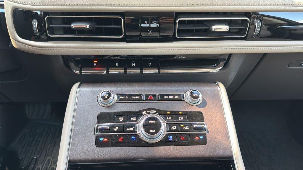 Used 2023 Lincoln Aviator Reserve w/ Equipment Group 201A image 14