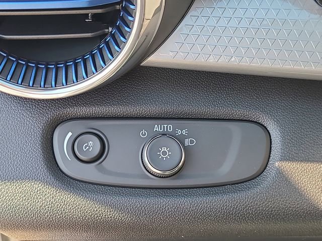 New 2026 Chevrolet Trax LT w/ Midnight Edition image 21