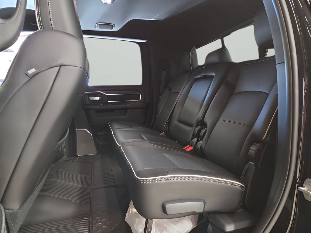 New 2026 RAM 2500 Laramie AWD/4WD image 21