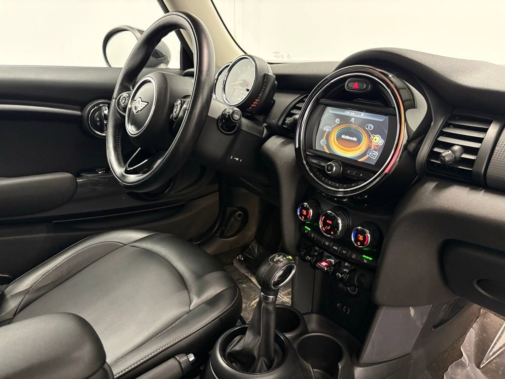 Used 2017 MINI Cooper 2-Door Hardtop image 22