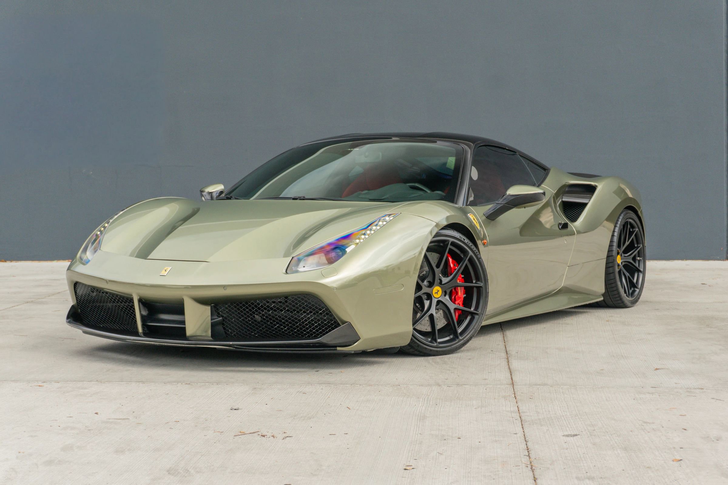 Used 2018 Ferrari 488 GTB image 3