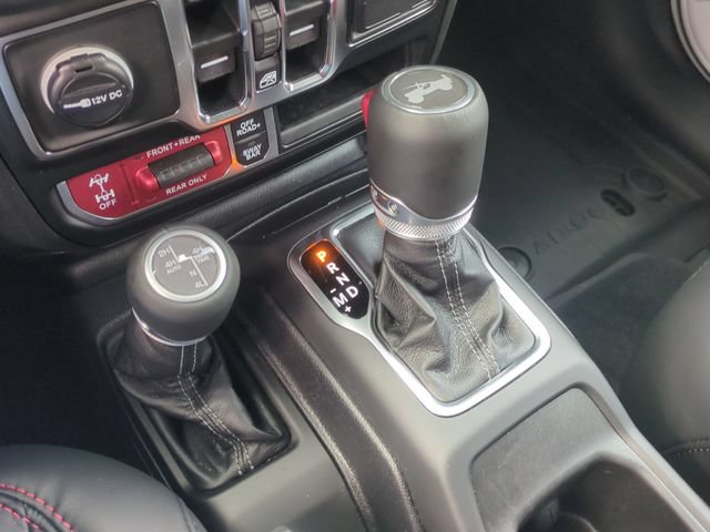 Used 2025 Jeep Wrangler Unlimited Rubicon AWD/4WD image 38