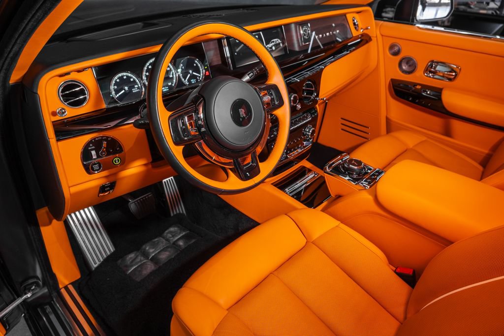 Used 2024 Rolls-Royce Phantom Sedan RWD image 35