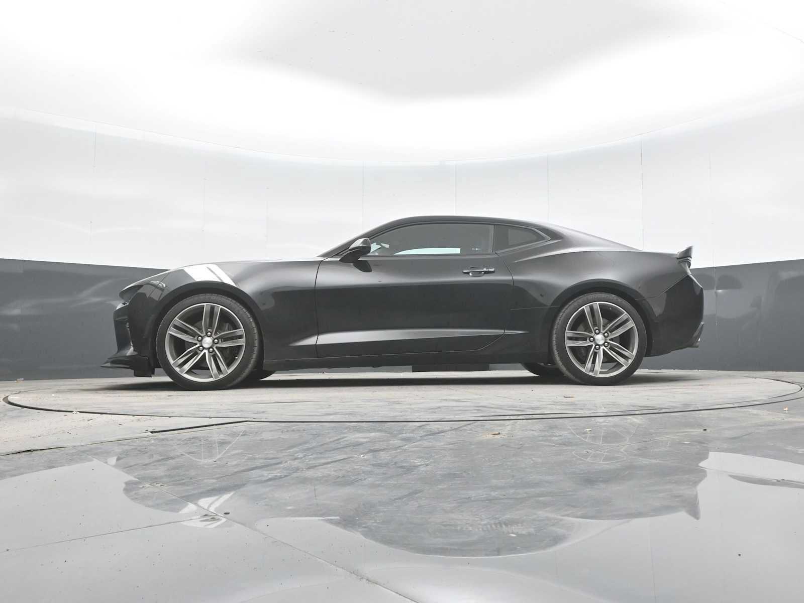 Used 2018 Chevrolet Camaro SS RWD image 25