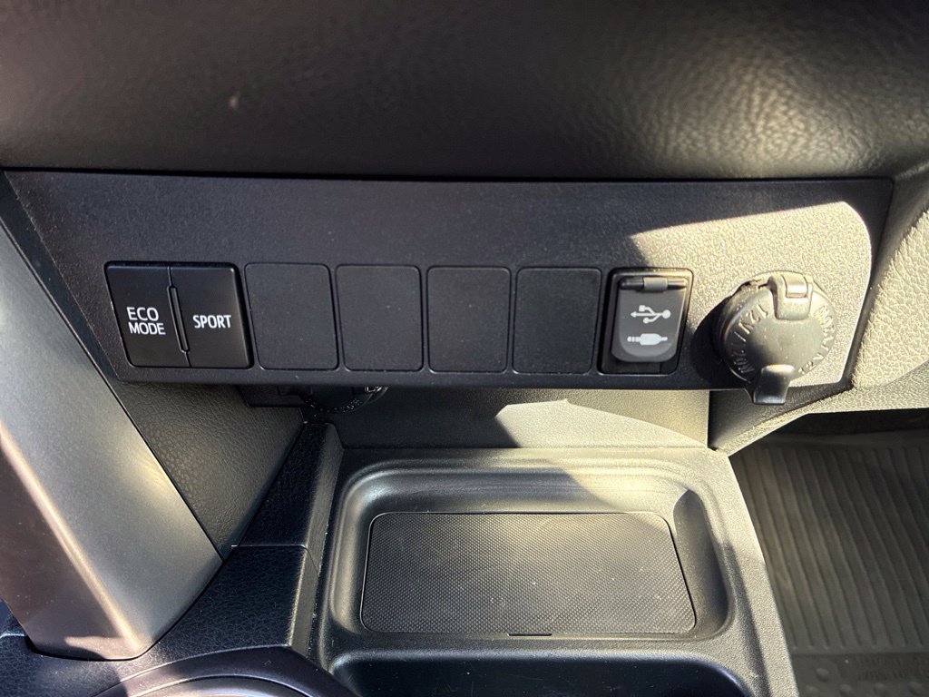 Used 2018 Toyota RAV4 XLE w/ Plus Extra Value Package AWD/4WD image 32