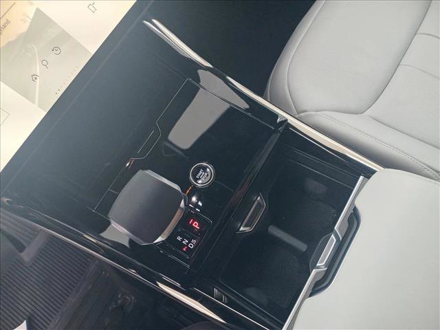 Certified 2025 Land Rover Range Rover Sport SE image 18