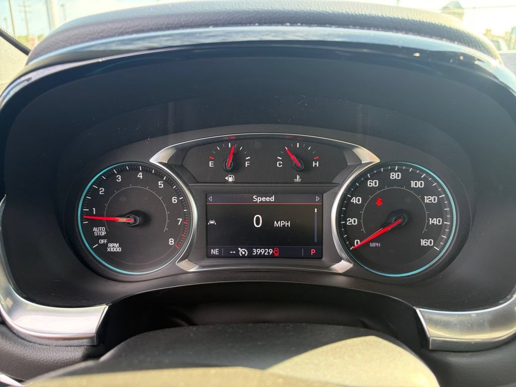 Used 2023 Chevrolet Traverse LT AWD/4WD image 10