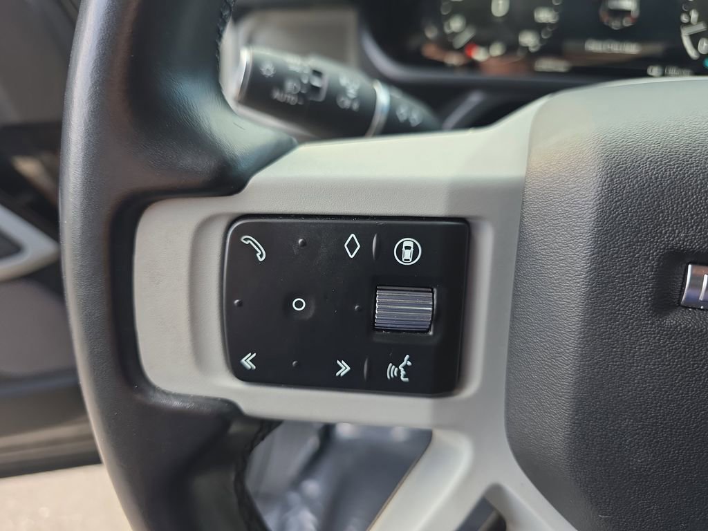 Used 2024 Land Rover Defender 90 S image 33