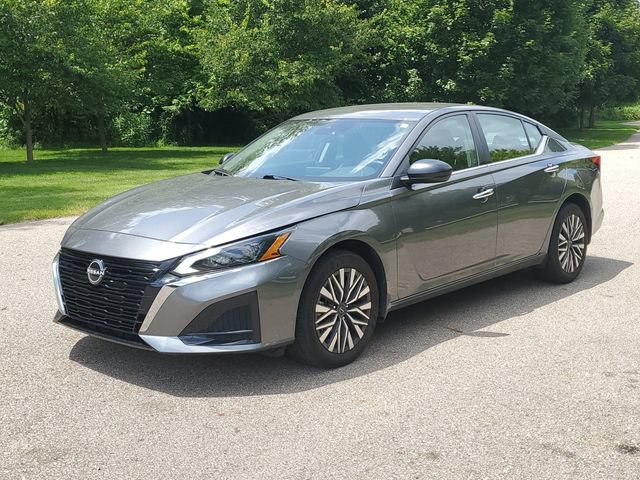 Certified 2024 Nissan Altima 2.5 SV AWD/4WD image 2