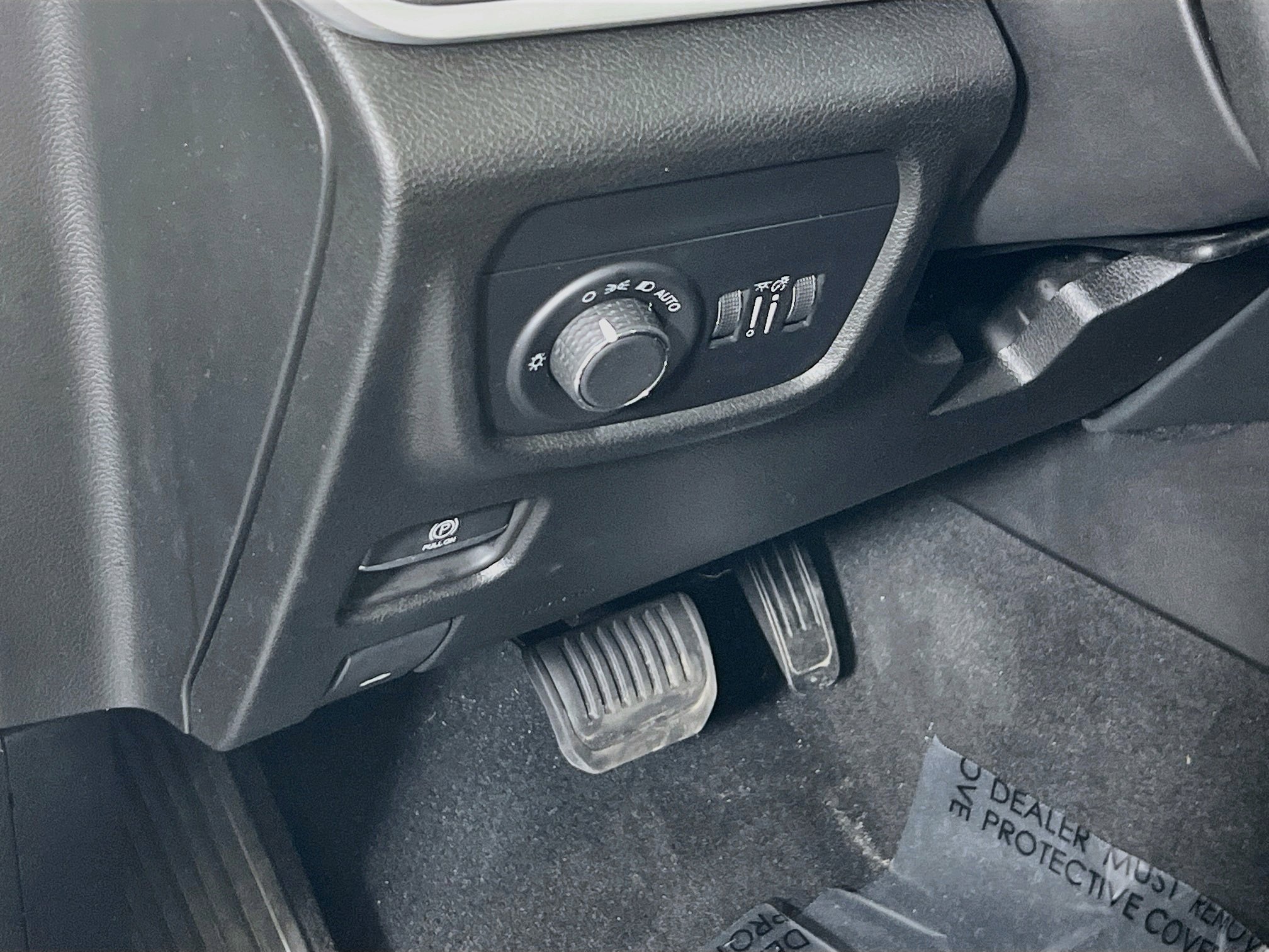 Used 2023 Jeep Grand Cherokee Laredo AWD/4WD image 10