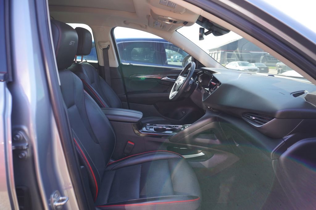 Used 2023 Buick Envision Essence w/ Sport Touring Package image 8