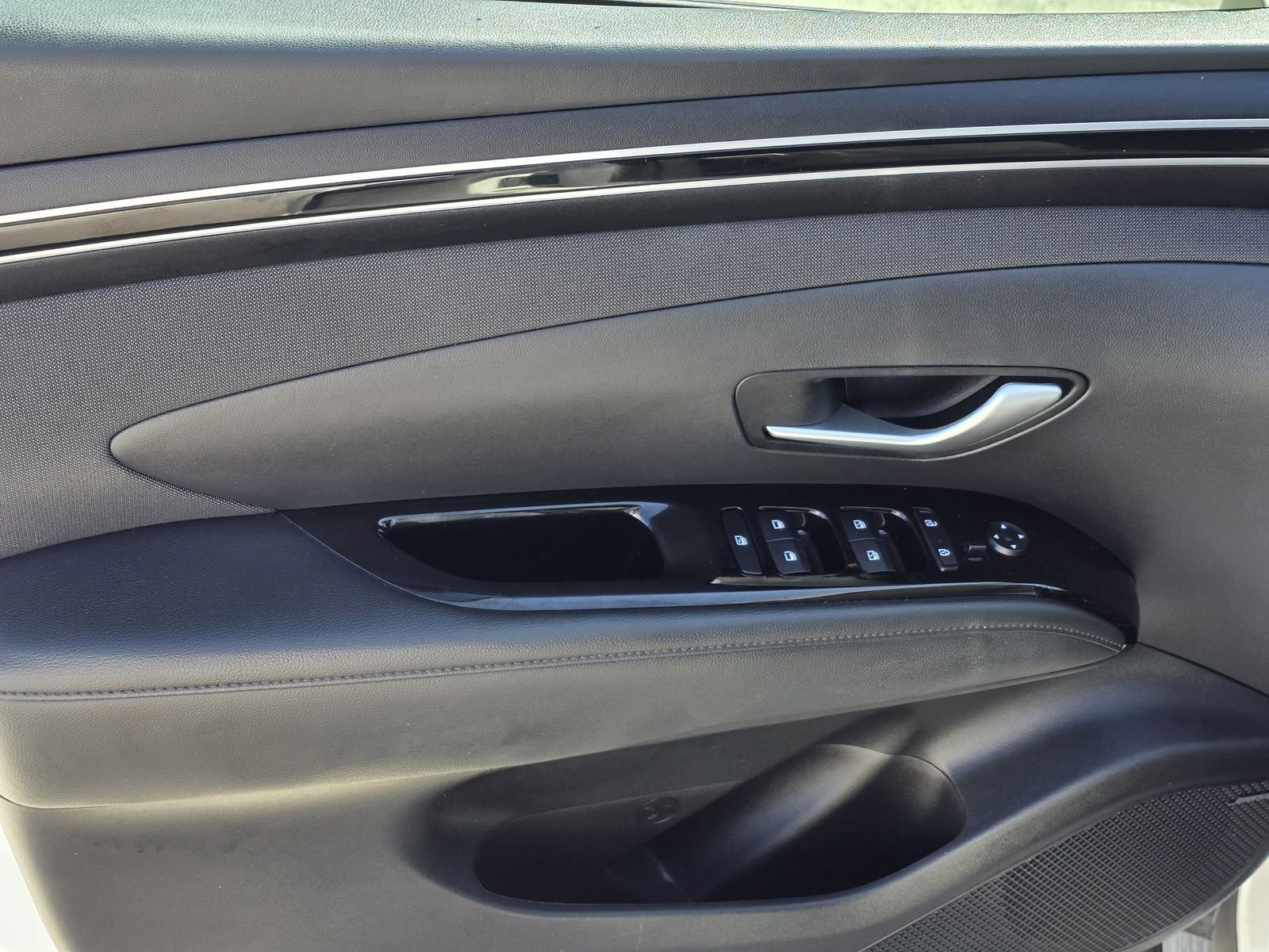 Used 2023 Hyundai Tucson Limited w/ Cargo Package image 14