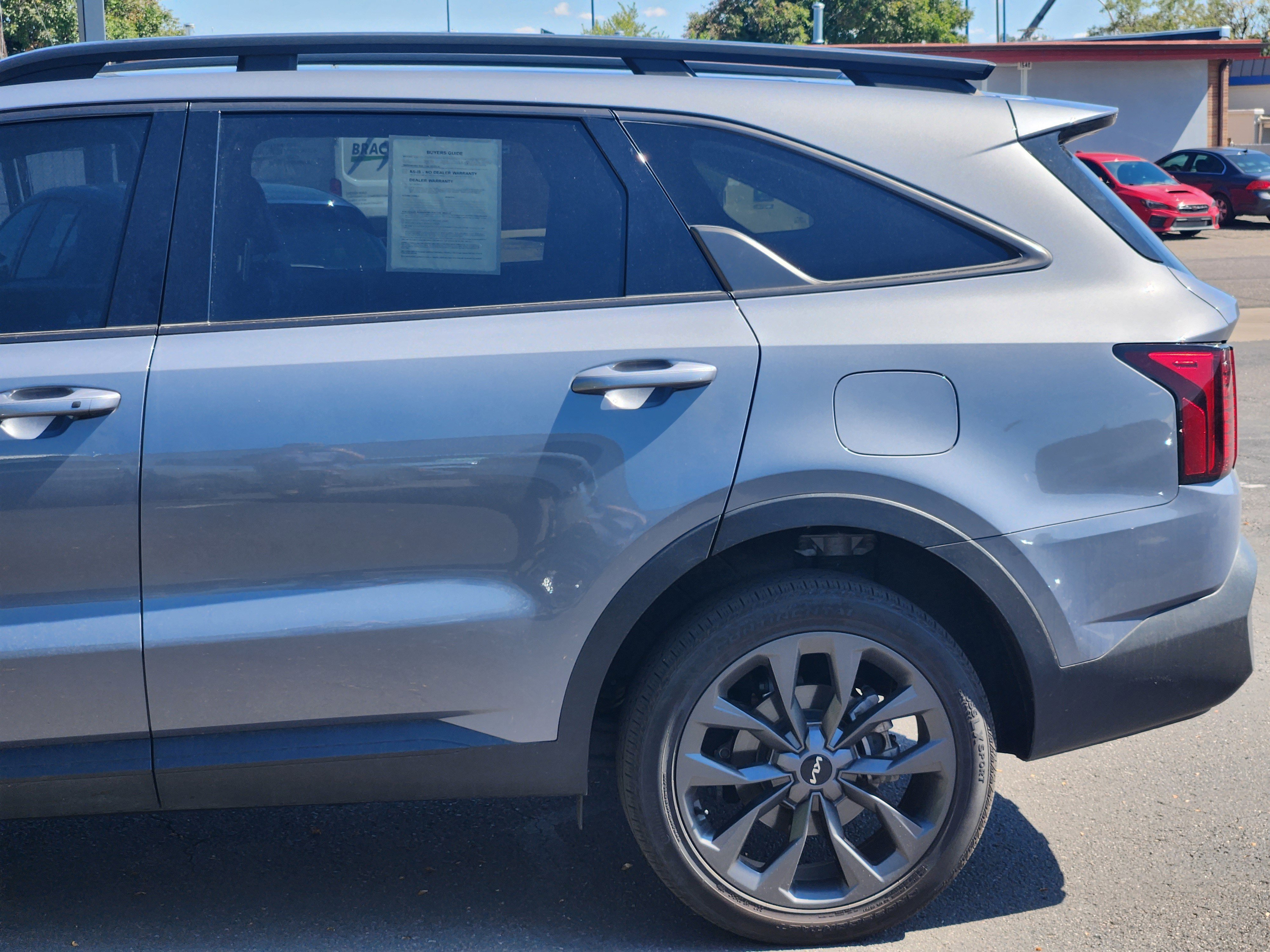 Used 2023 Kia Sorento X-Line EX image 3