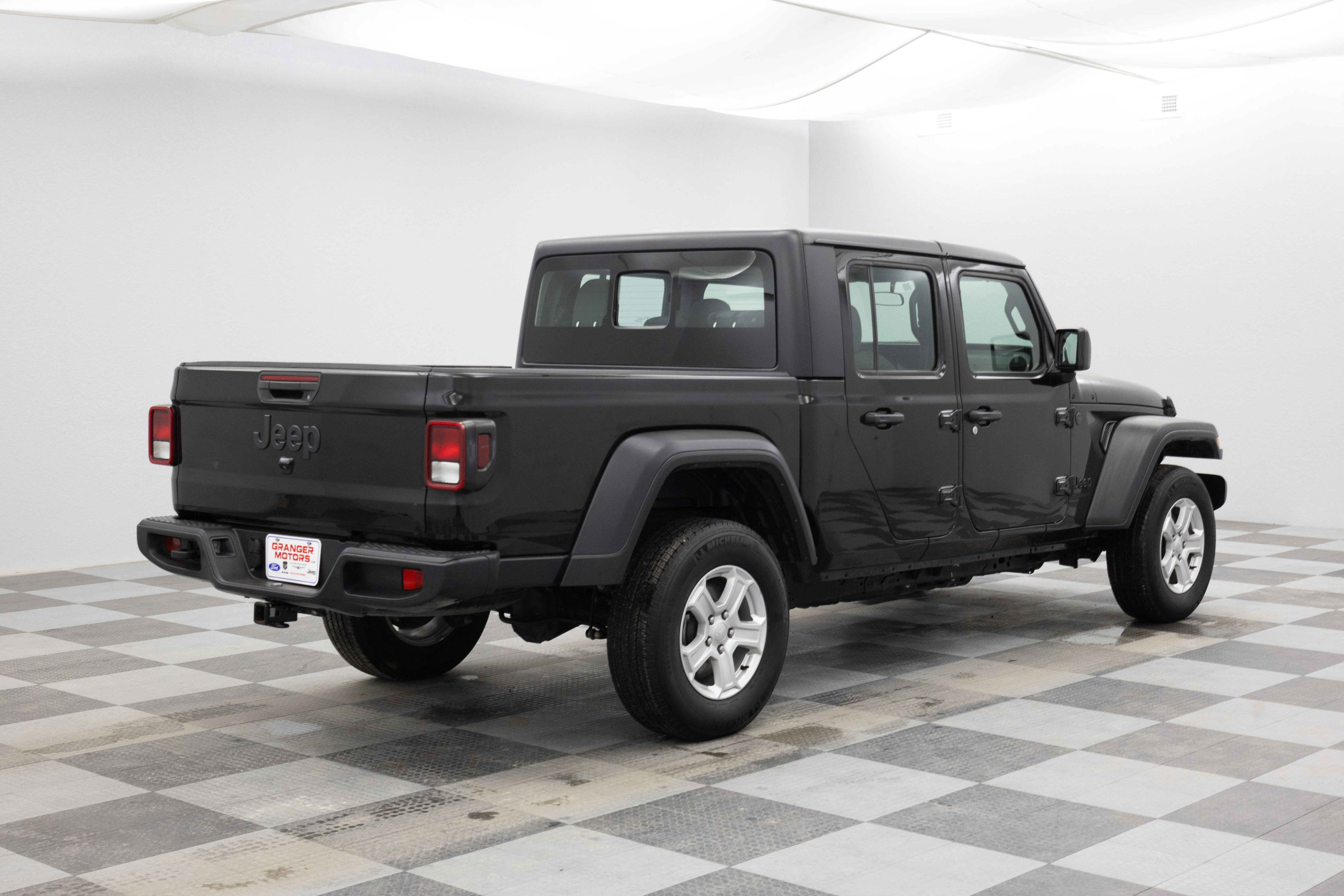 Used 2024 Jeep Gladiator Sport image 10