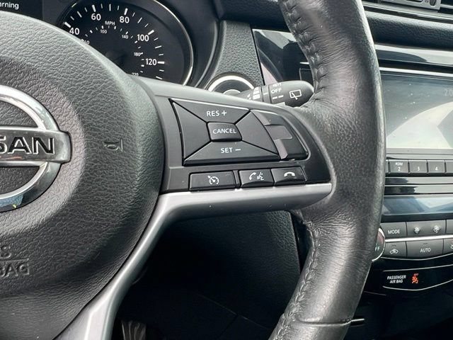 Used 2017 Nissan Rogue SV AWD/4WD image 22