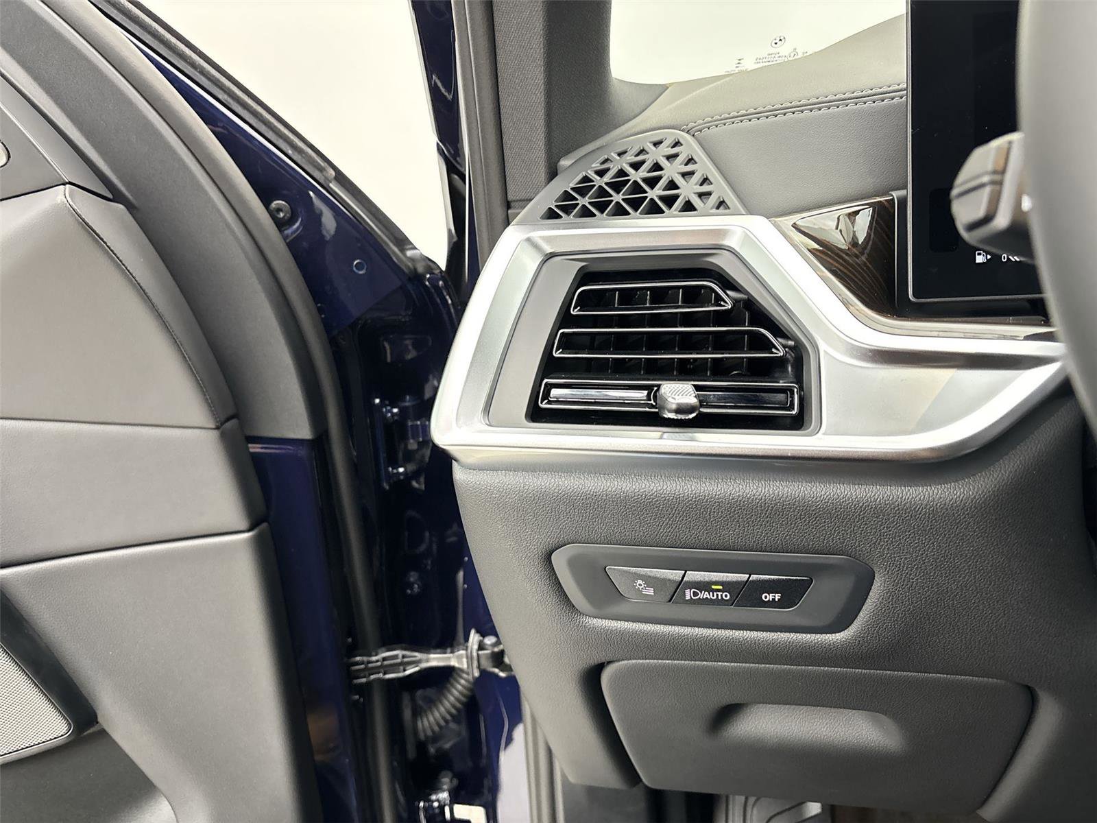 New 2026 BMW X5 xDrive50e AWD/4WD image 31