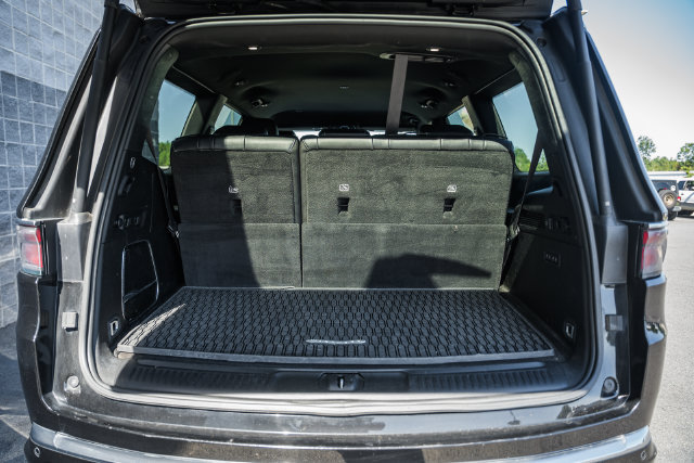 Used 2024 Jeep Wagoneer Series II w/ Flexible Seating Group RWD image 11