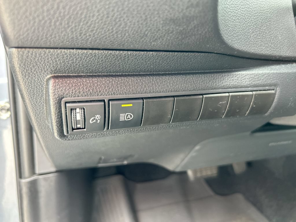 Used 2024 Toyota Corolla LE FWD image 13