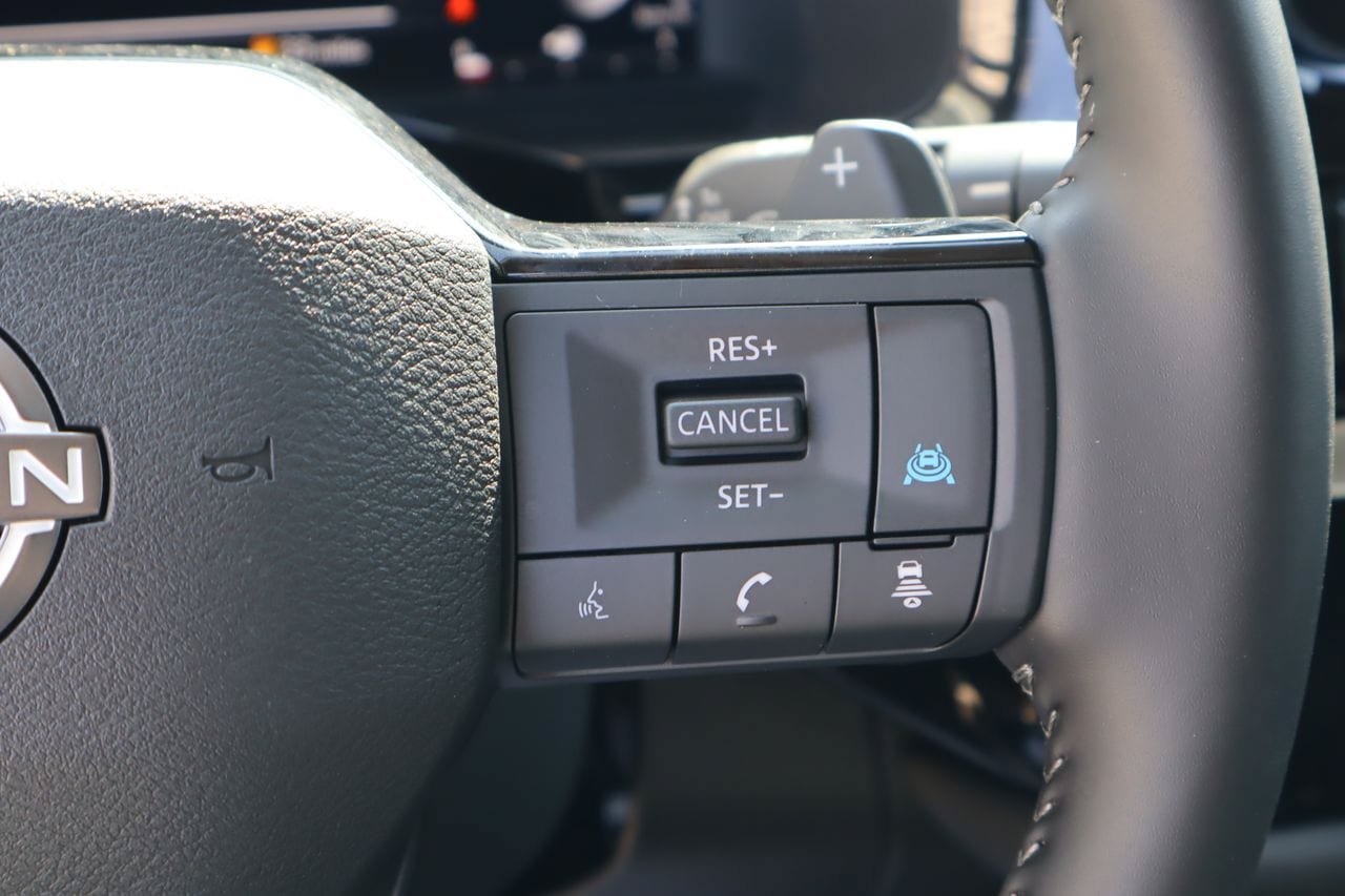 Used 2026 Nissan Pathfinder SL w/ SL Premium Package FWD image 15