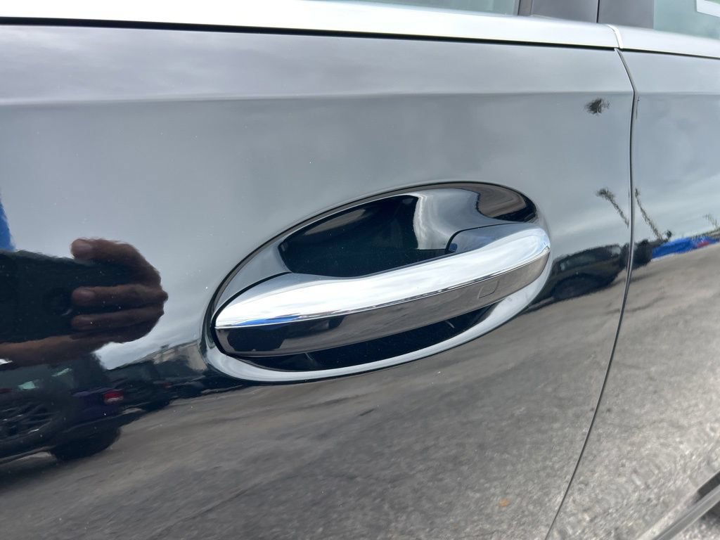Used 2025 Mercedes-Benz C 300 Sedan image 18