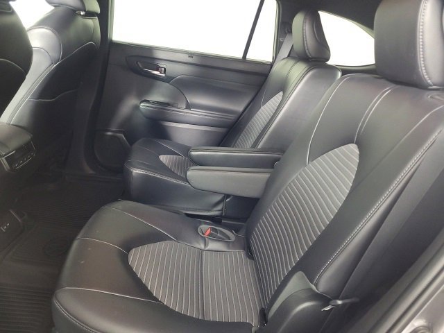 Used 2022 Toyota Highlander XSE image 20