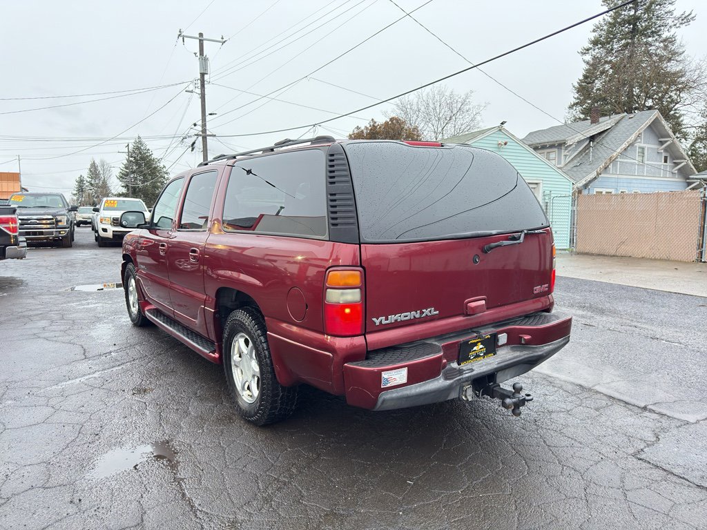 Used 2001 GMC Yukon XL Denali image 3