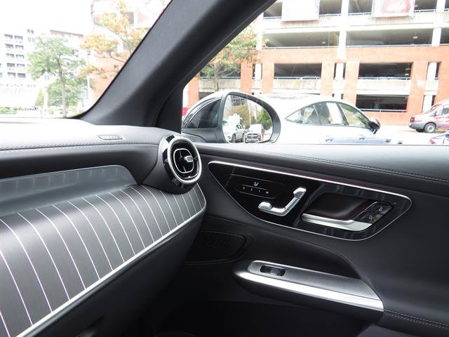 Used 2026 Mercedes-Benz GLC 300 4MATIC image 17