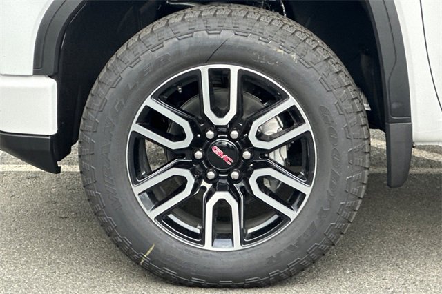 New 2026 GMC Sierra 1500 AT4 w/ Technology Package image 25