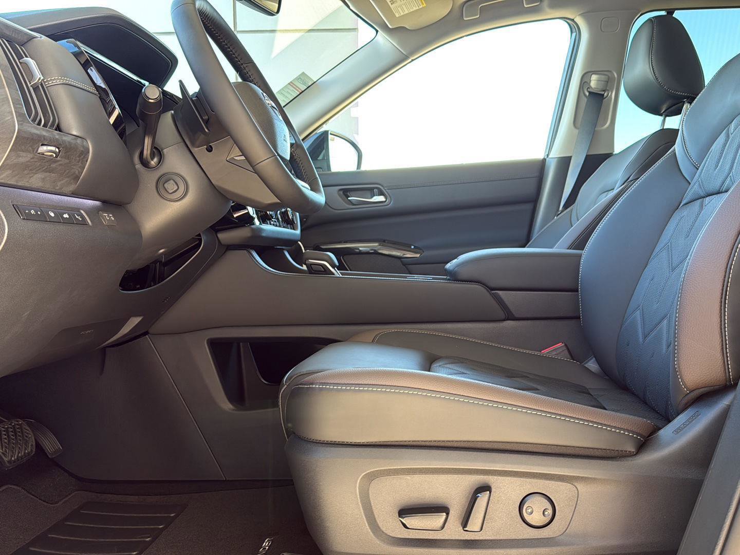 New 2026 Nissan Pathfinder Platinum AWD/4WD image 20