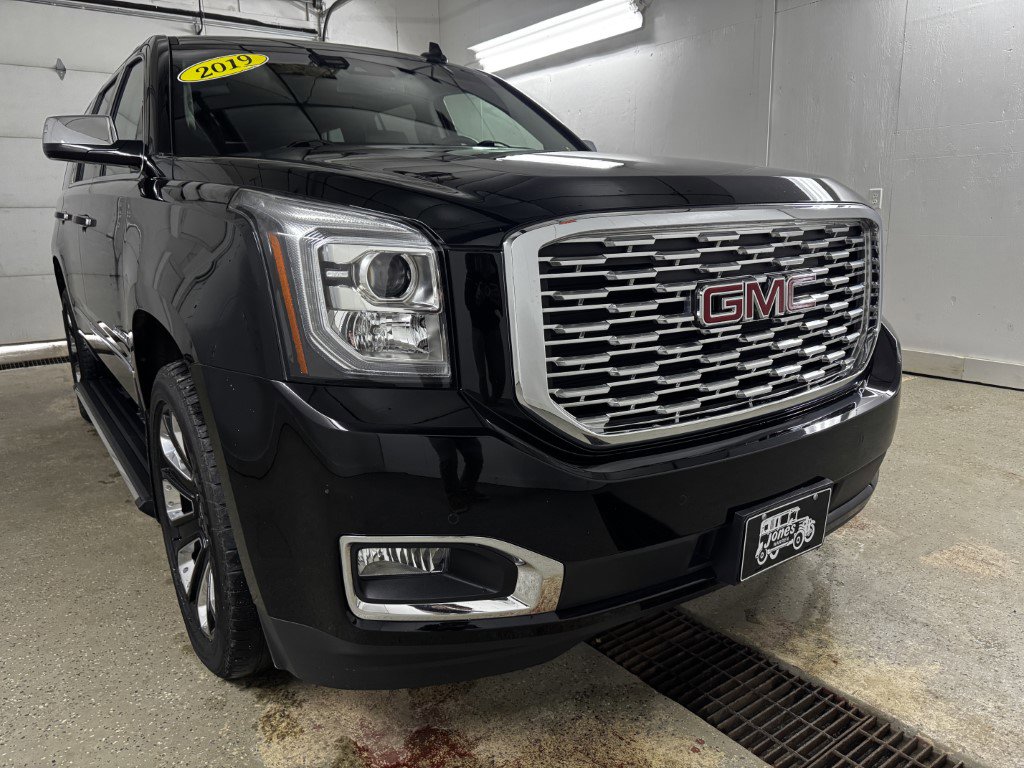 Used 2019 GMC Yukon Denali w/ Denali Ultimate Package image 2