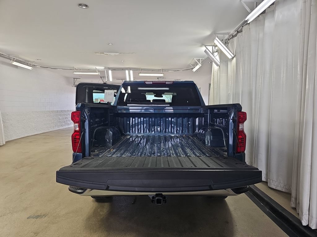Certified 2024 Chevrolet Silverado 1500 LT AWD/4WD image 15