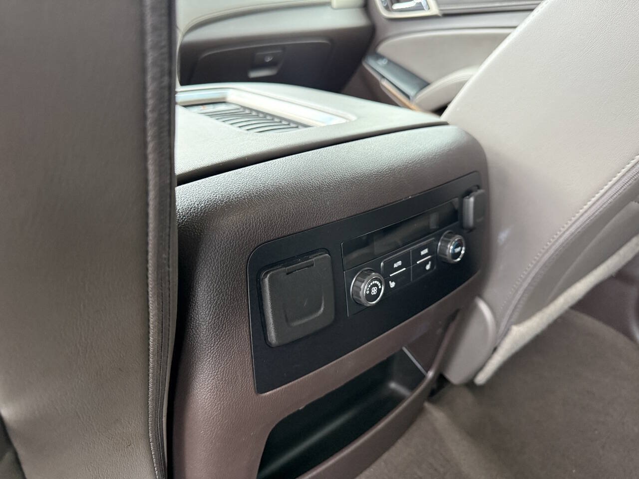 Used 2019 GMC Yukon XL Denali AWD/4WD image 22