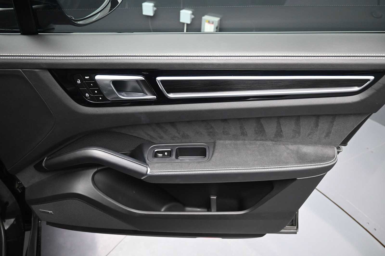 Certified 2023 Porsche Cayenne GTS AWD/4WD image 24