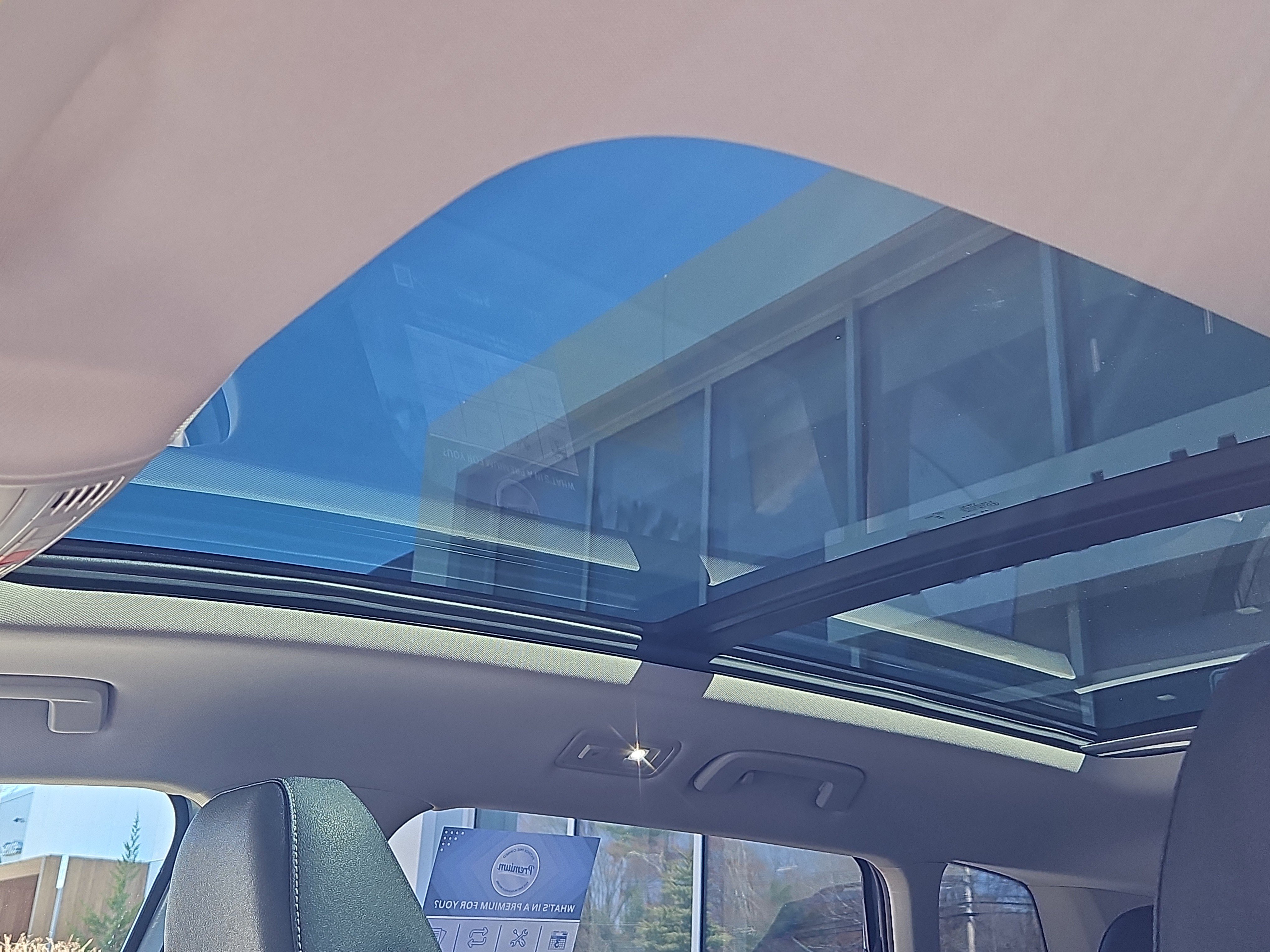 Used 2025 Volkswagen Taos SE image 7