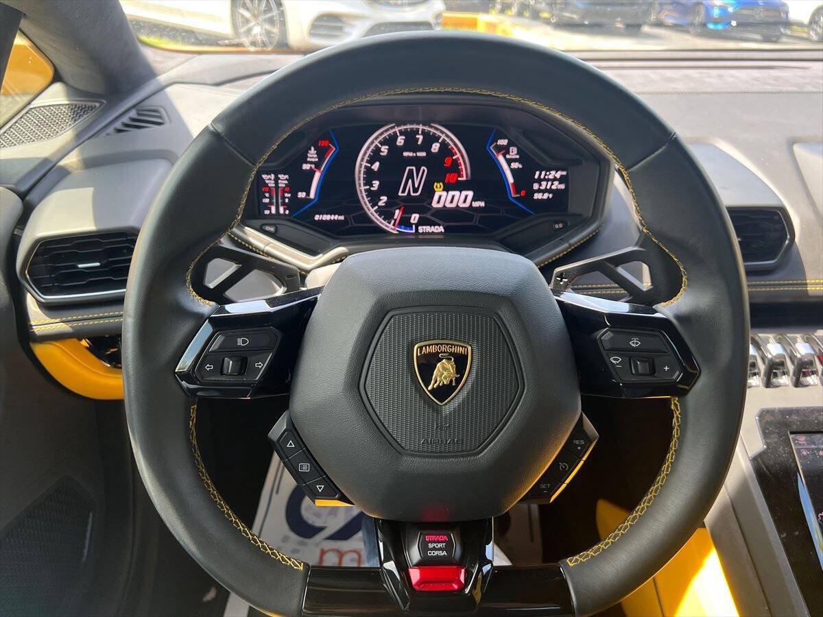 Used 2020 Lamborghini Huracan EVO AWD/4WD image 13