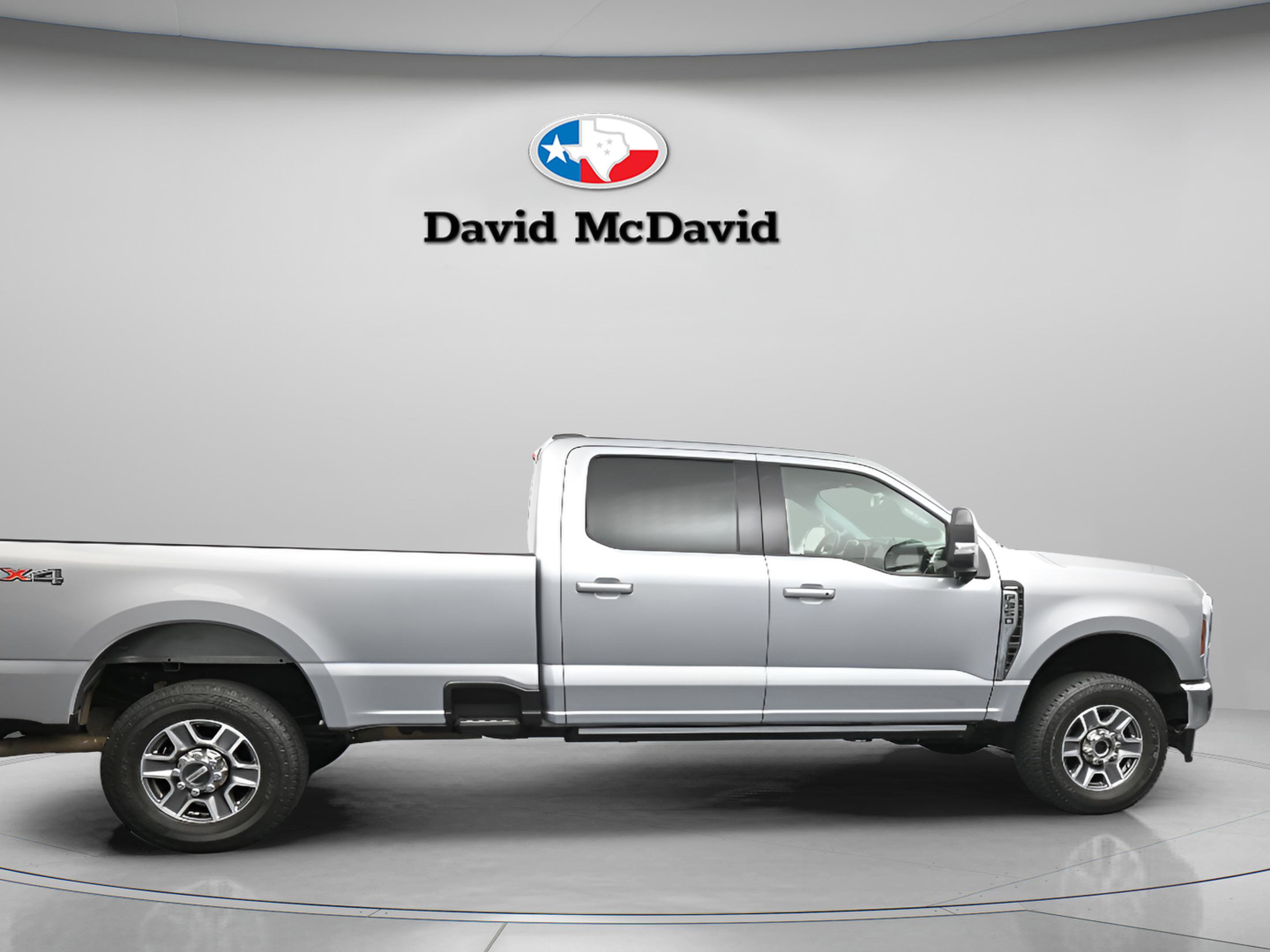 Used 2024 Ford F350 Lariat image 9