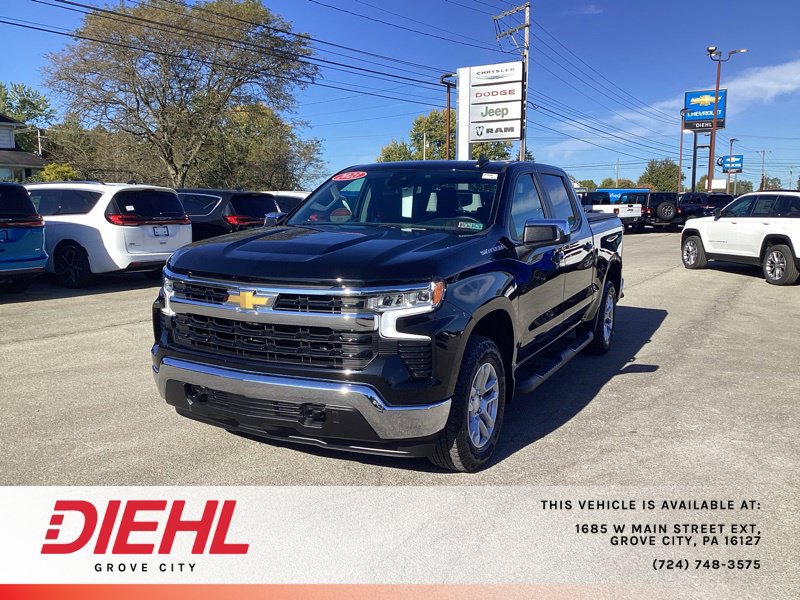 Used 2023 Chevrolet Silverado 1500 LT AWD/4WD image 3