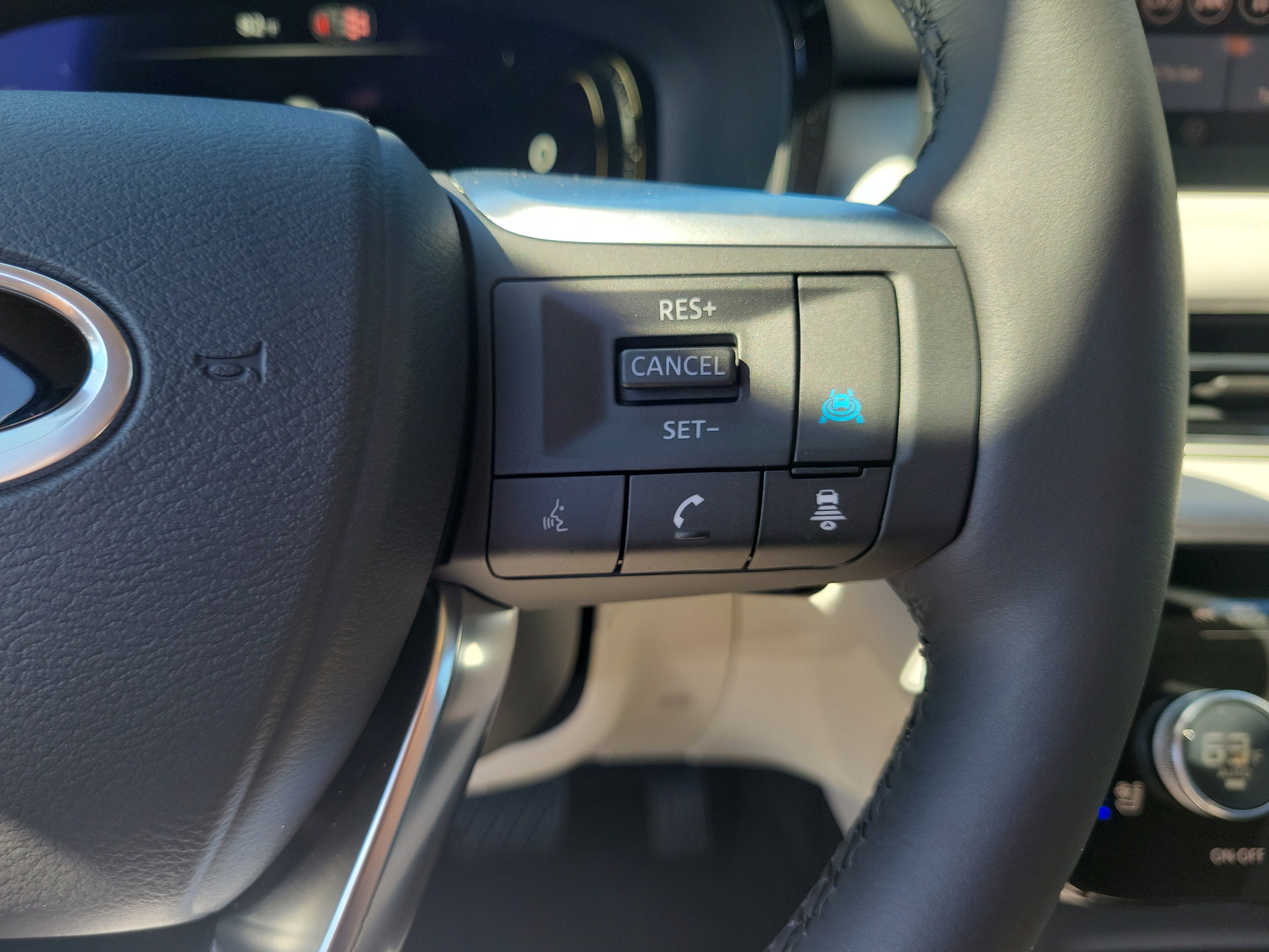 New 2026 INFINITI QX60 Luxe w/ Cargo Package image 12