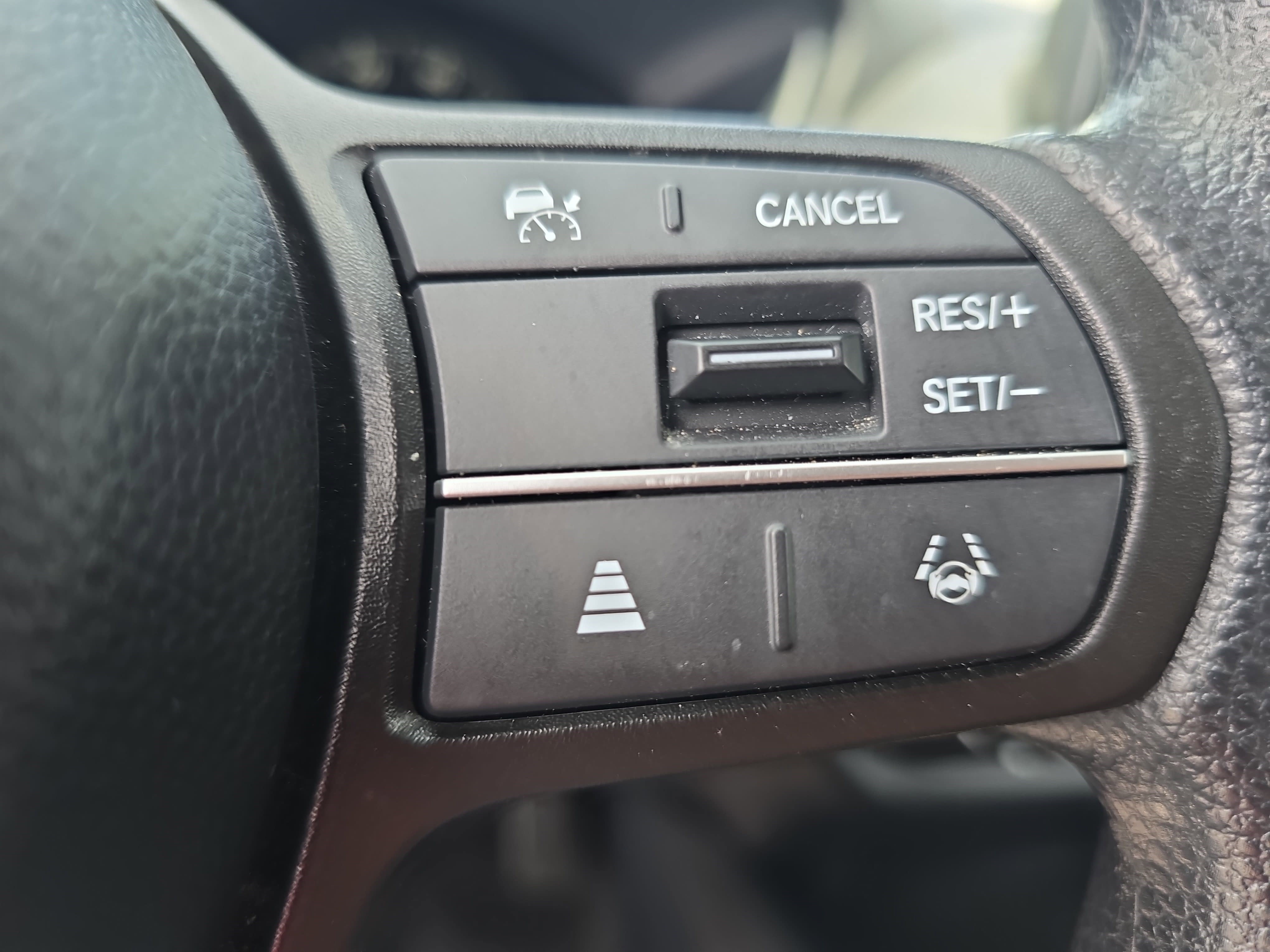 Used 2024 Honda HR-V LX image 17