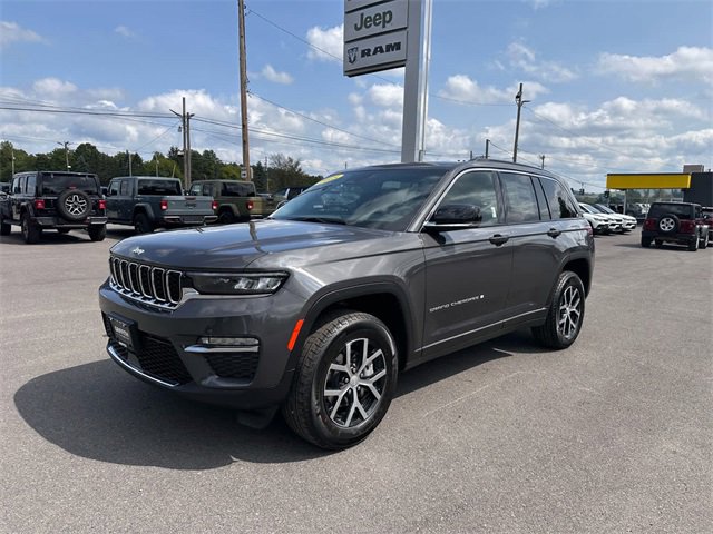 New 2025 Jeep Grand Cherokee Limited image 1