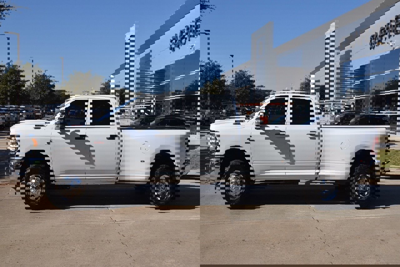 Used 2024 RAM 3500 Tradesman w/ Chrome Appearance Group image 12